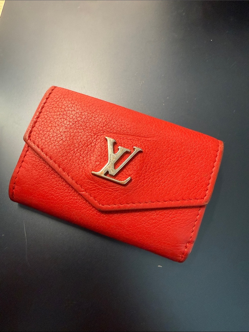 Louis Vuitton Portefeuille Lockmini Wallet Kabuki Red Grained Calfskin M67860